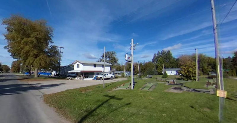 Livvys Lakeside (Daves Dairy King) - Street View